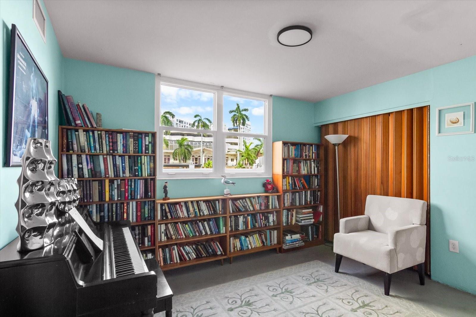 33 Gulfstream Unit 305, Sarasota, FL 34236