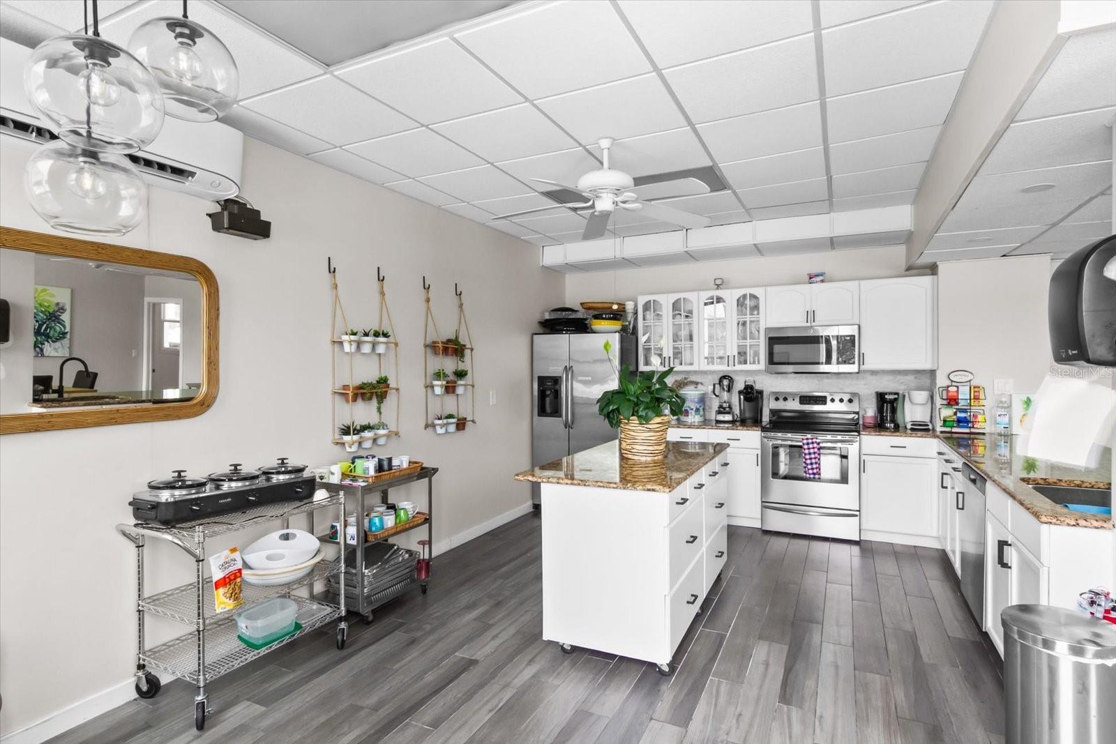 33 Gulfstream Unit 305, Sarasota, FL 34236