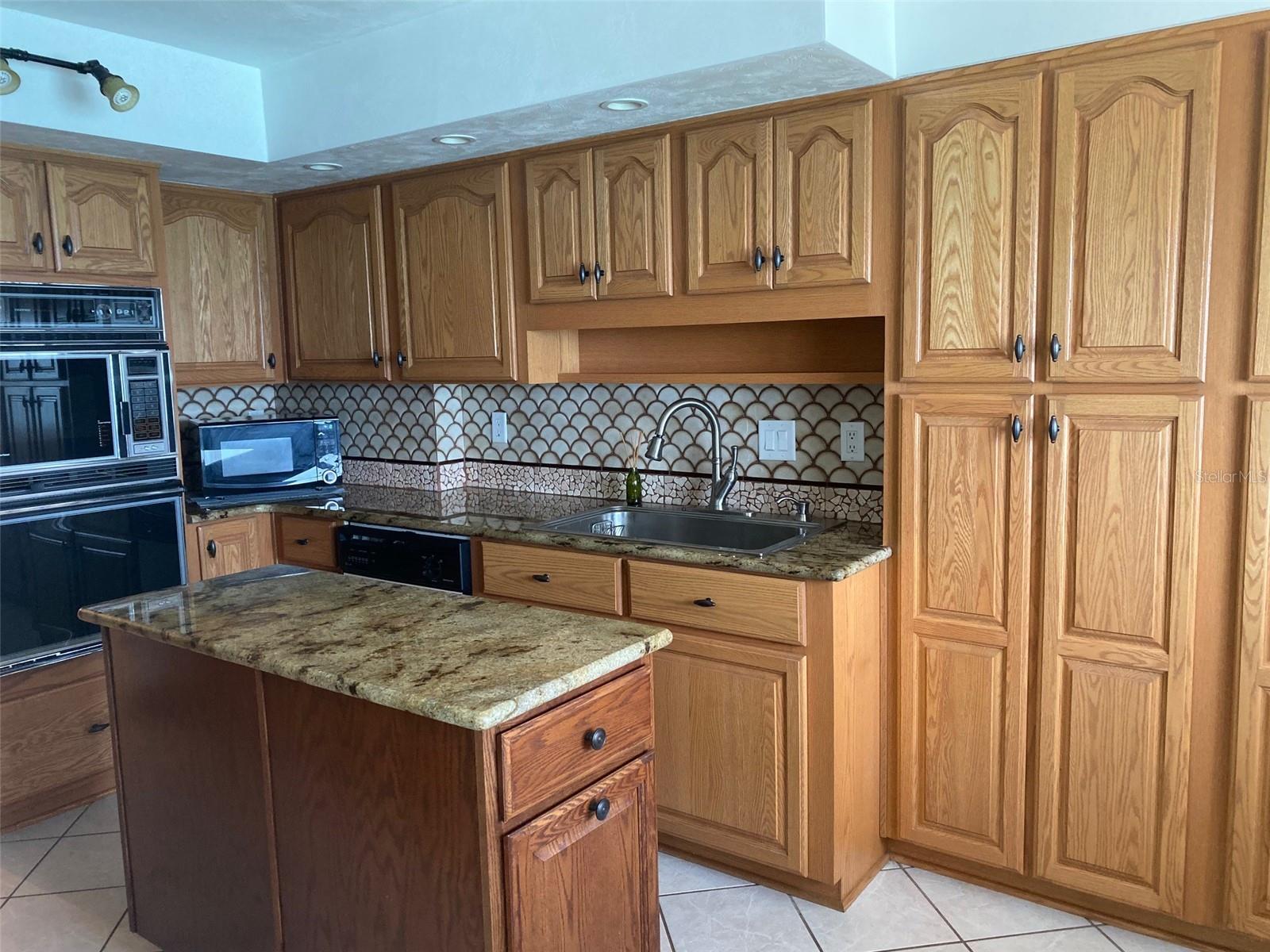 3003 Atlantic Unit 21b4, Daytona Beach Shores, FL 32118