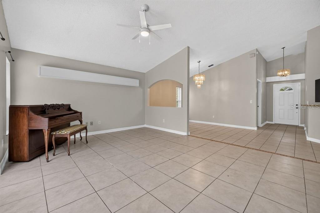 97 Abbey Hollow, Apopka, FL 32712