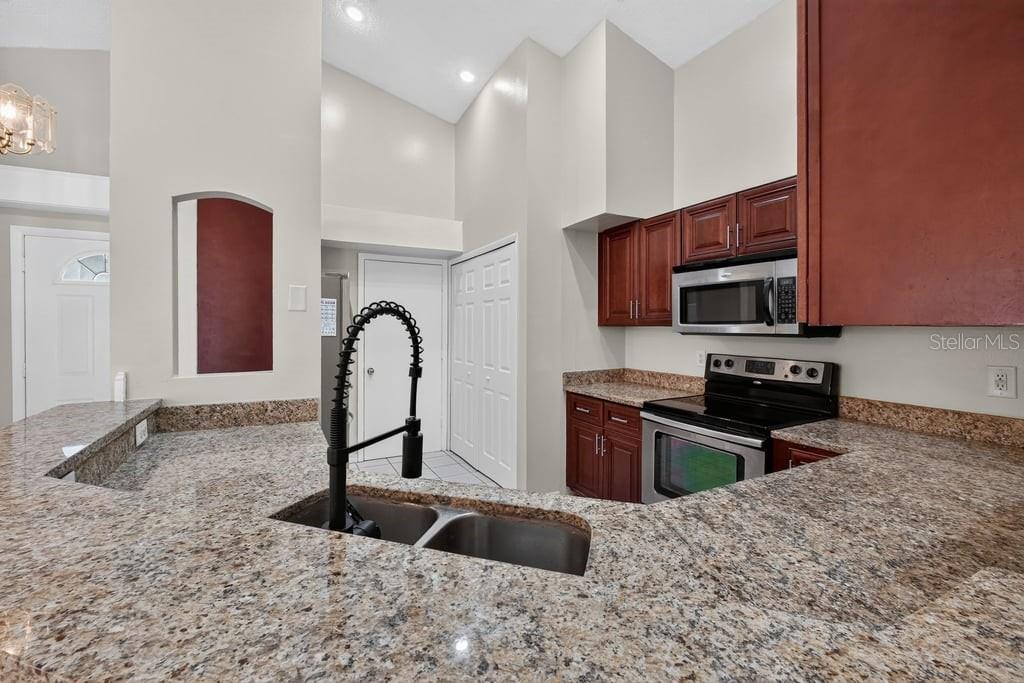 97 Abbey Hollow, Apopka, FL 32712