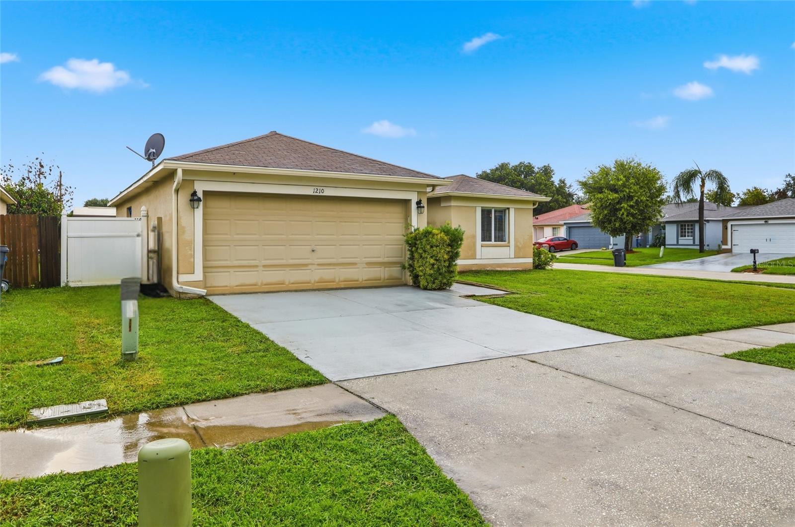 1210 Blufield, Brandon, FL 33511