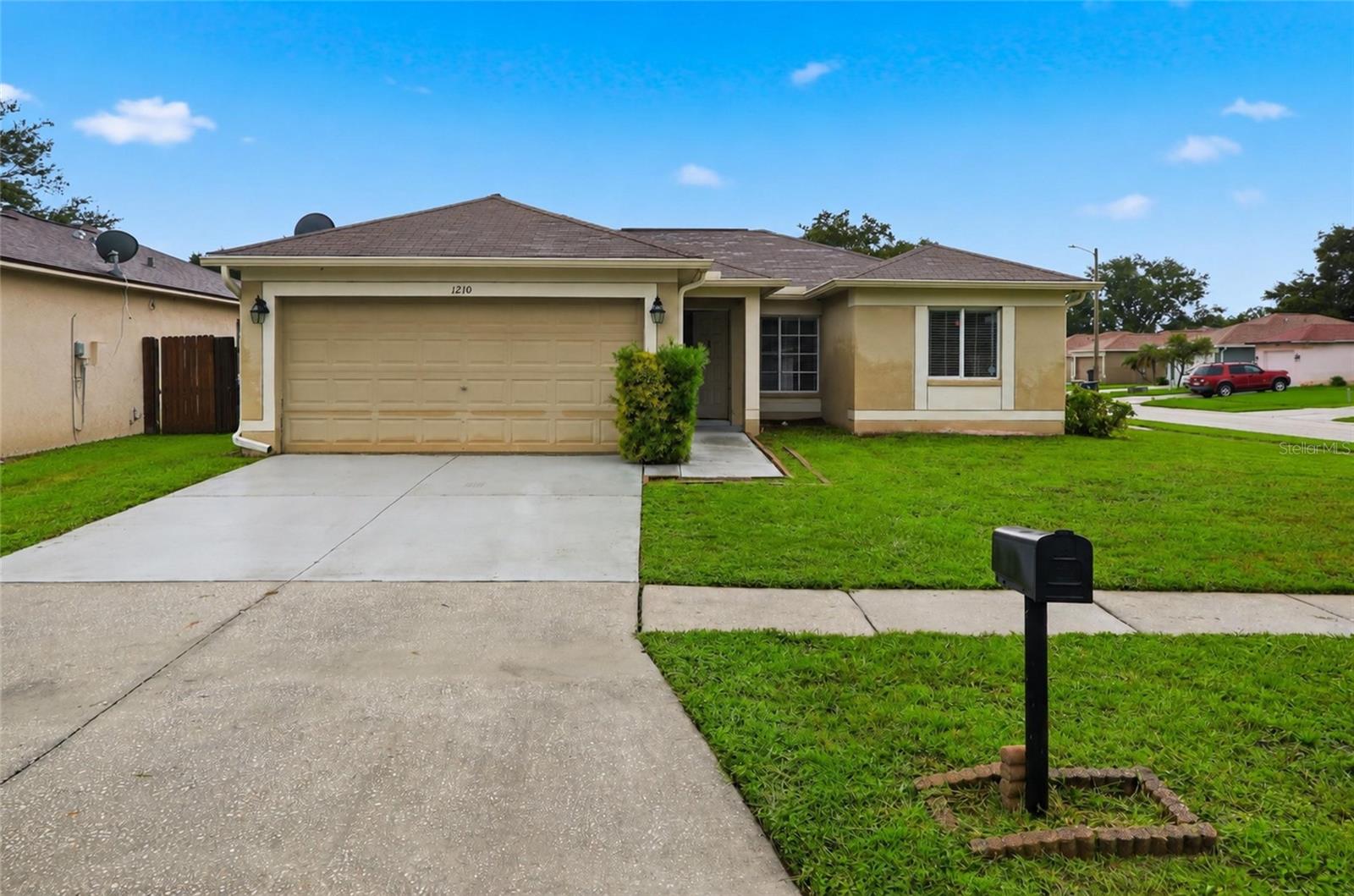 1210 Blufield, Brandon, FL 33511
