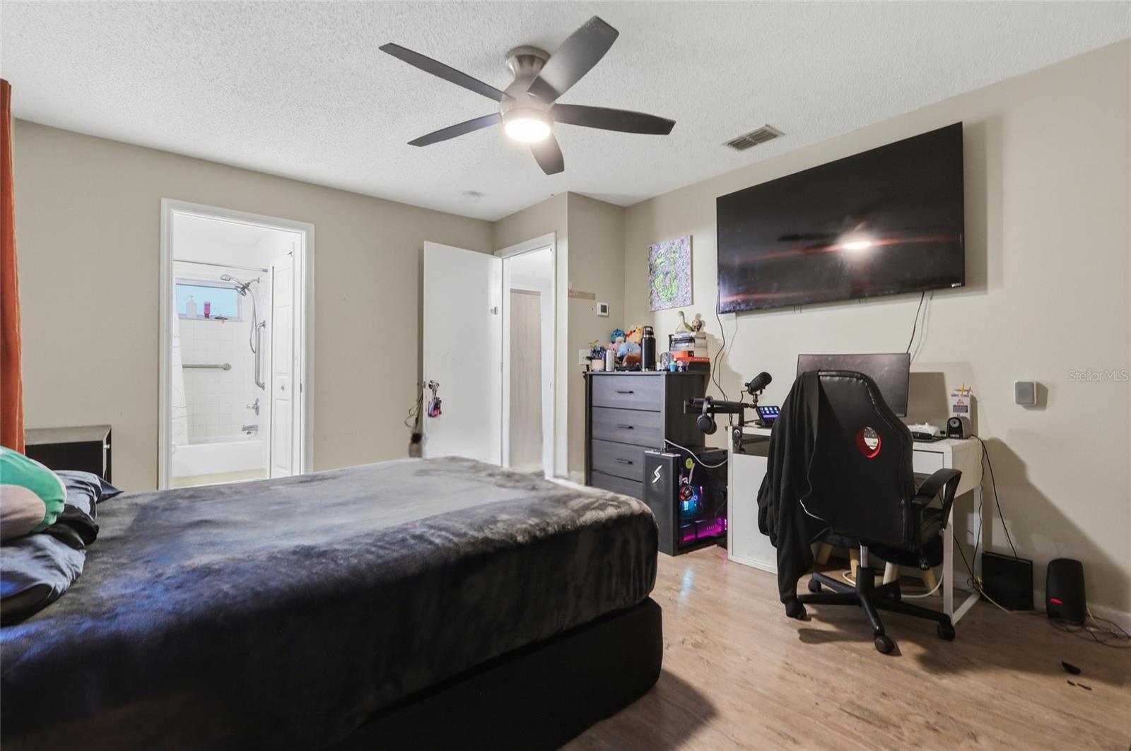 1210 Blufield, Brandon, FL 33511