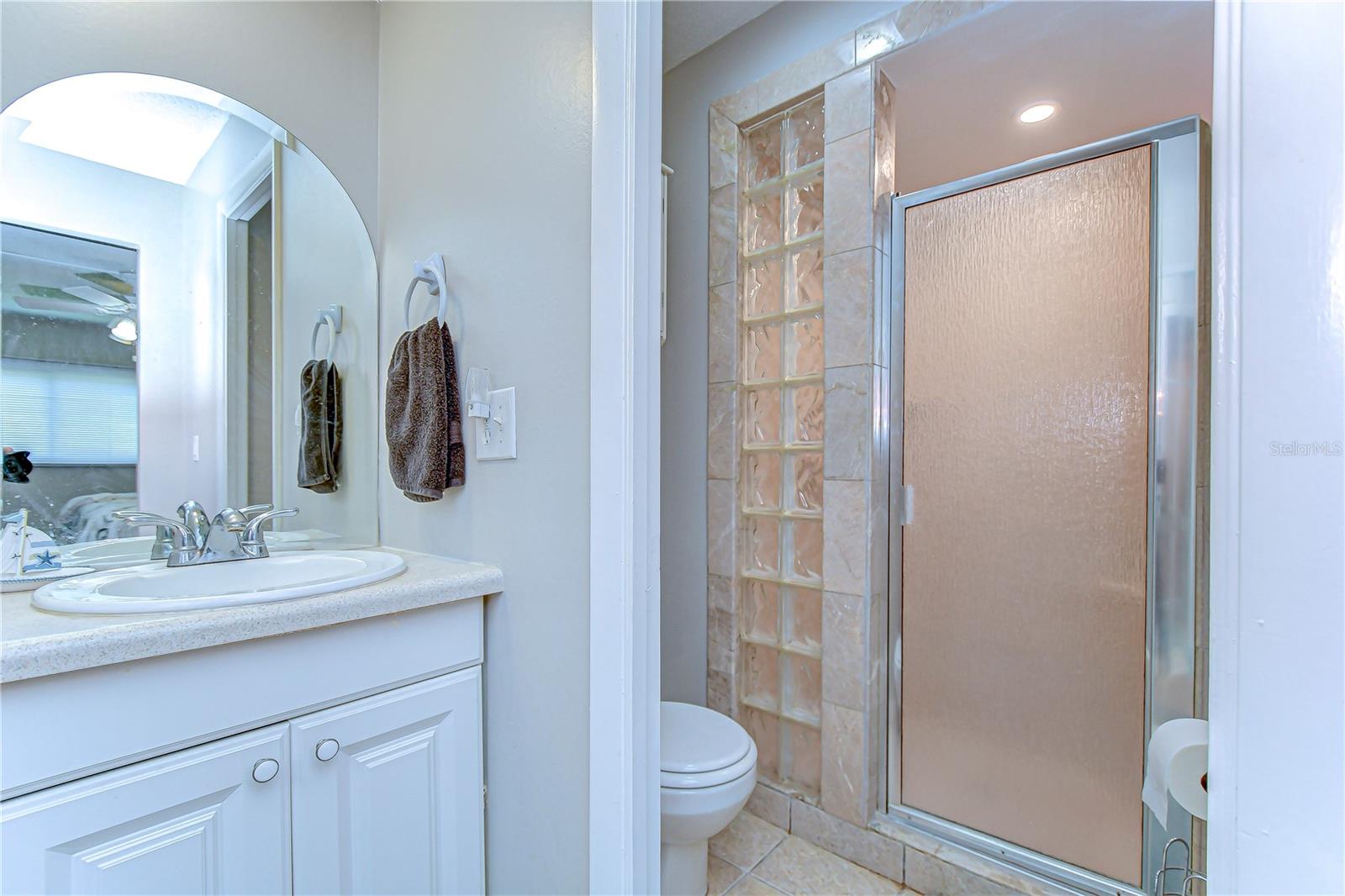 13870 Oakwood Unit 13870, Seminole, FL 33776