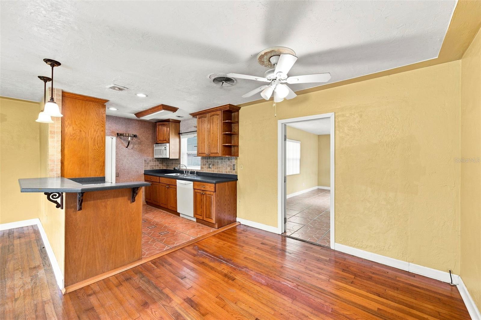 4310 Dr Martin Luther King Jr, St Petersburg, FL 33705