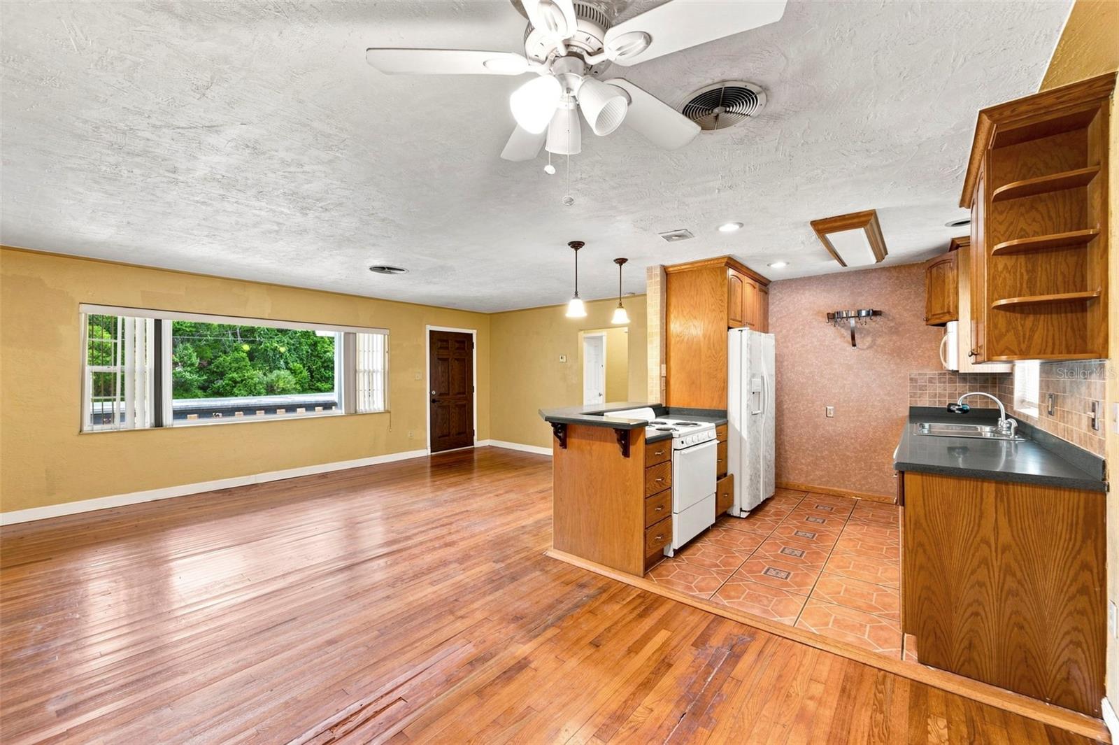 4310 Dr Martin Luther King Jr, St Petersburg, FL 33705