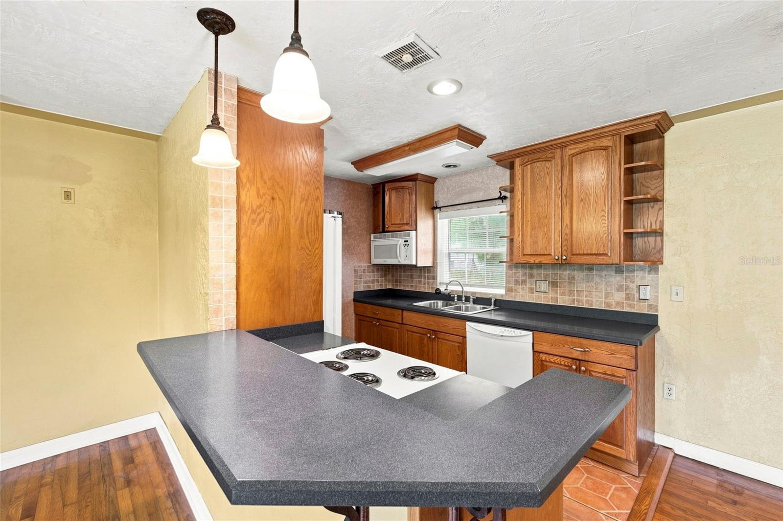 4310 Dr Martin Luther King Jr, St Petersburg, FL 33705