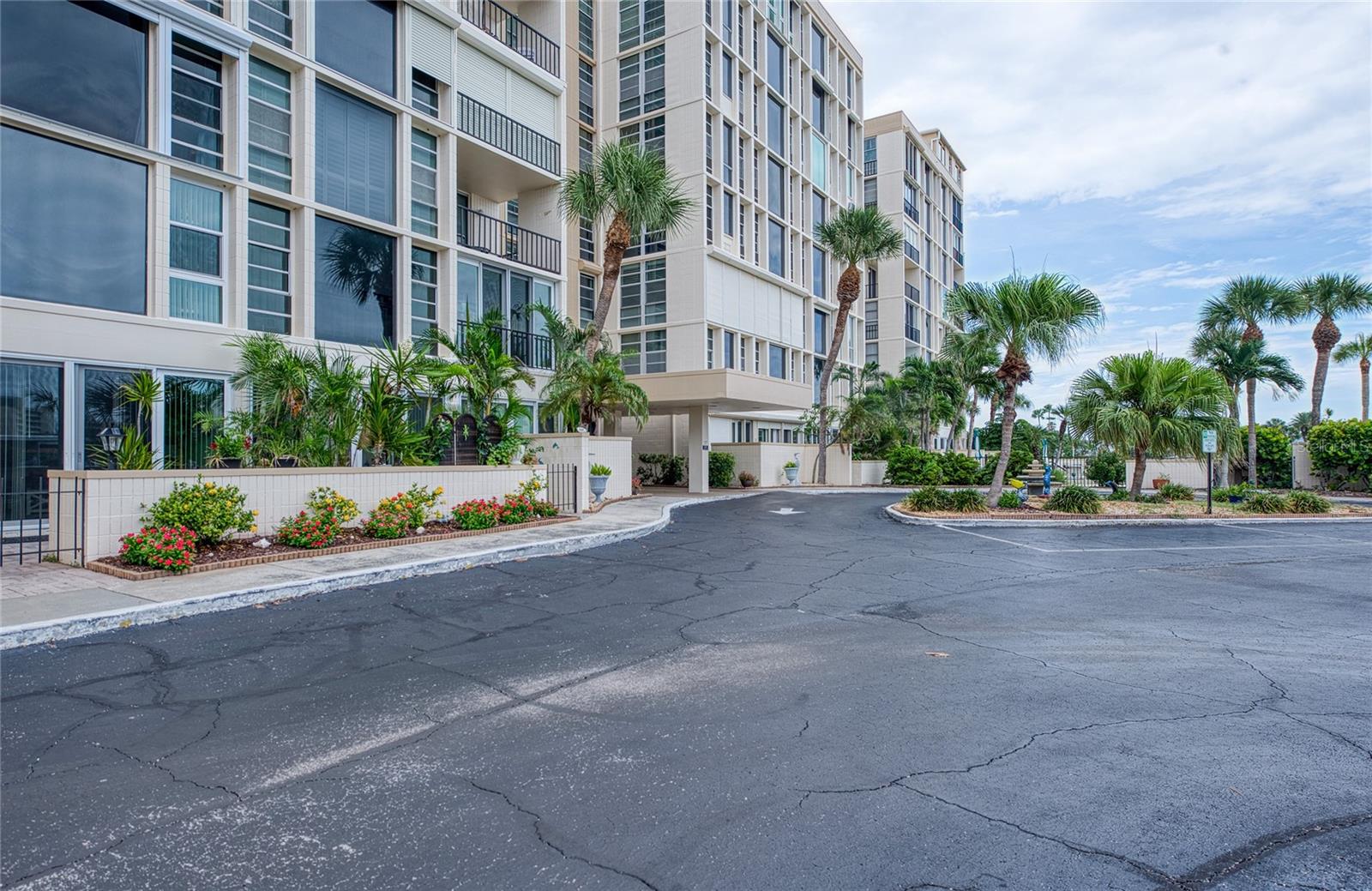 7400 Sun Island Unit 709, South Pasadena, FL 33707