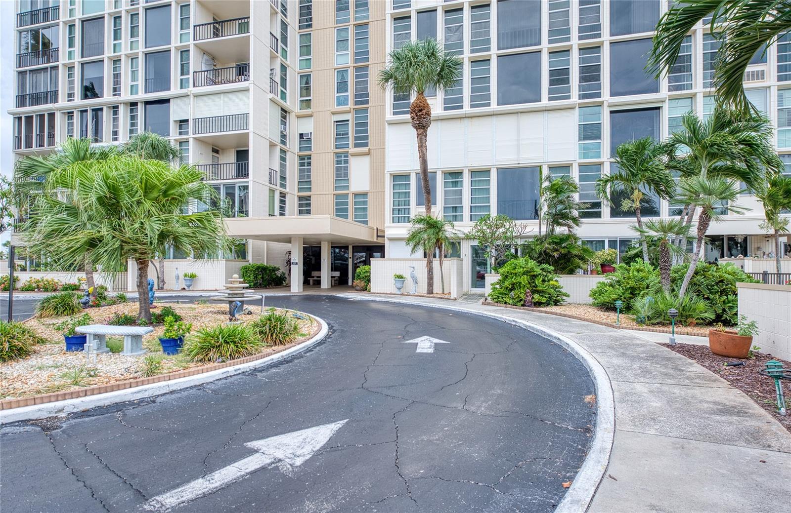 7400 Sun Island Unit 709, South Pasadena, FL 33707
