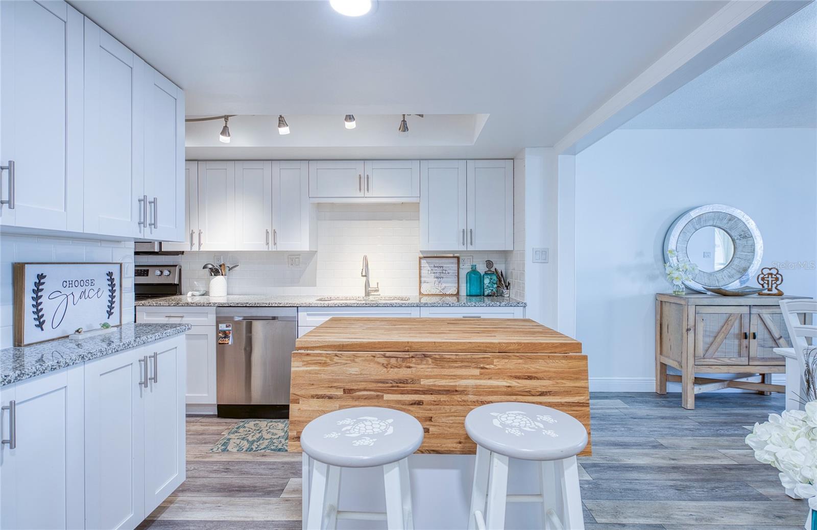 7400 Sun Island Unit 709, South Pasadena, FL 33707