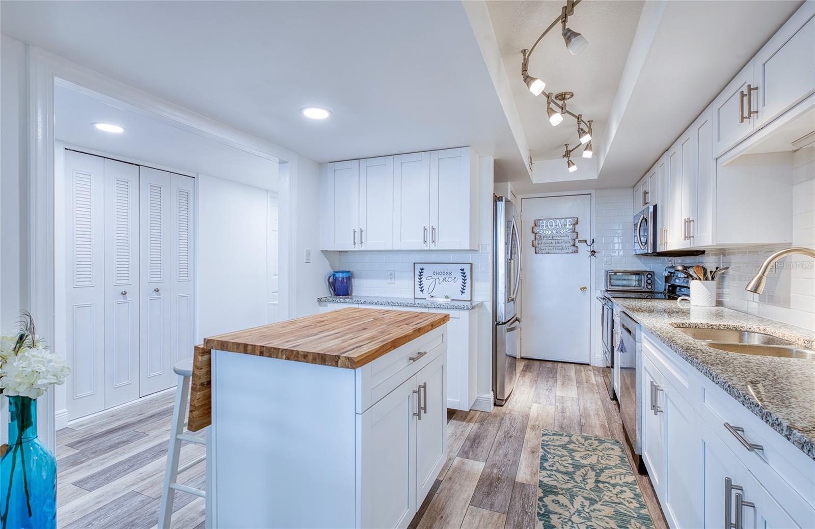 7400 Sun Island Unit 709, South Pasadena, FL 33707