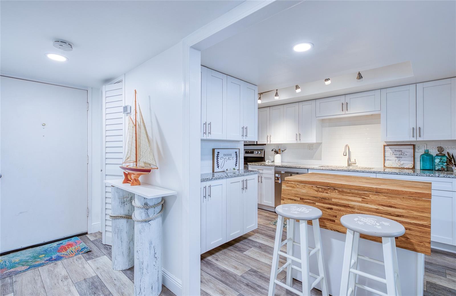7400 Sun Island Unit 709, South Pasadena, FL 33707