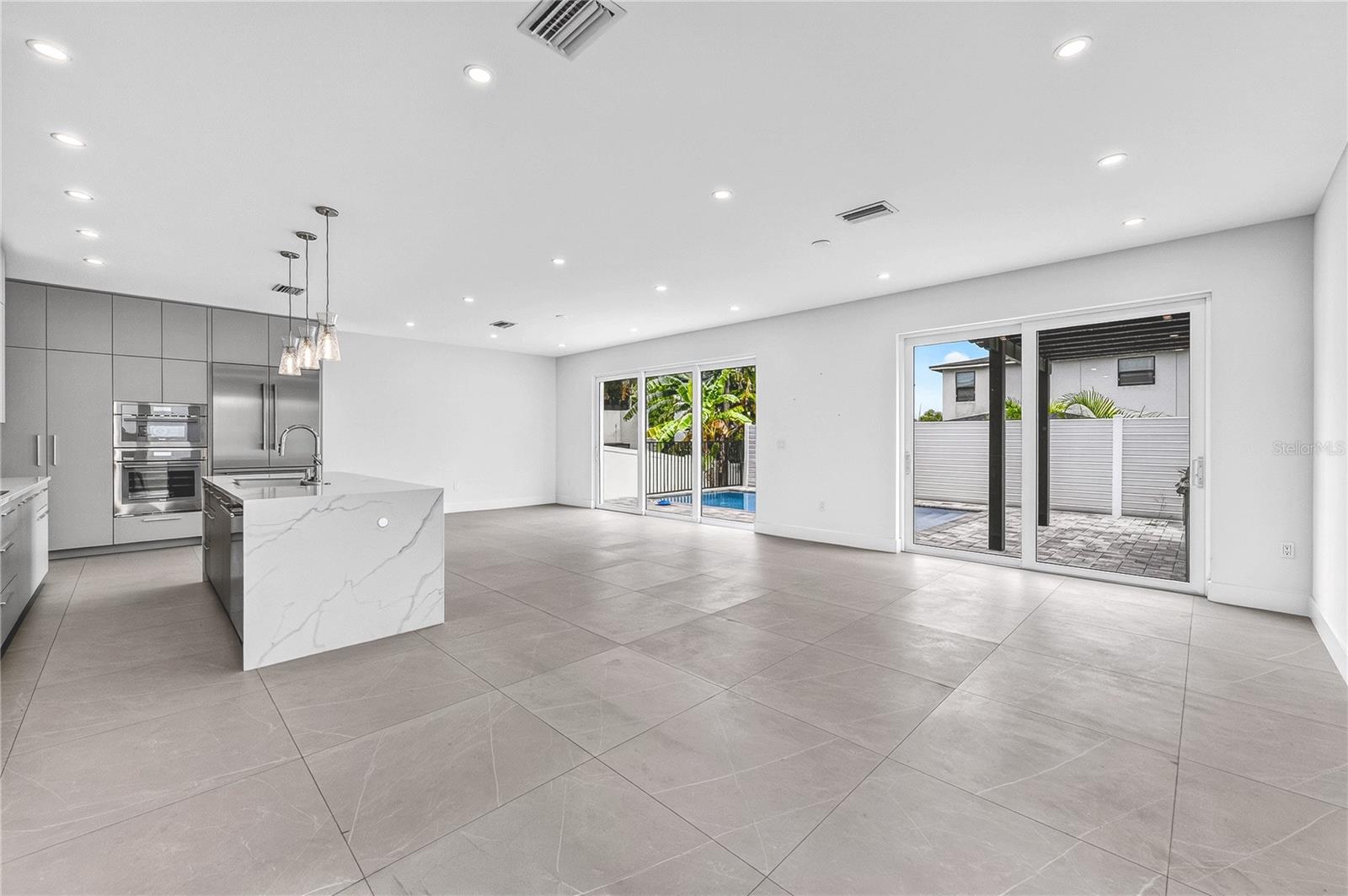 2590 Floyd, Sarasota, FL 34239