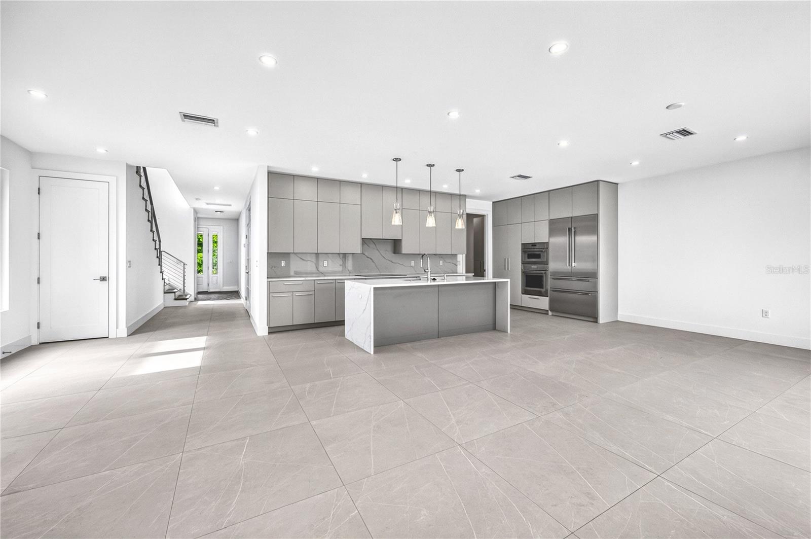 2590 Floyd, Sarasota, FL 34239
