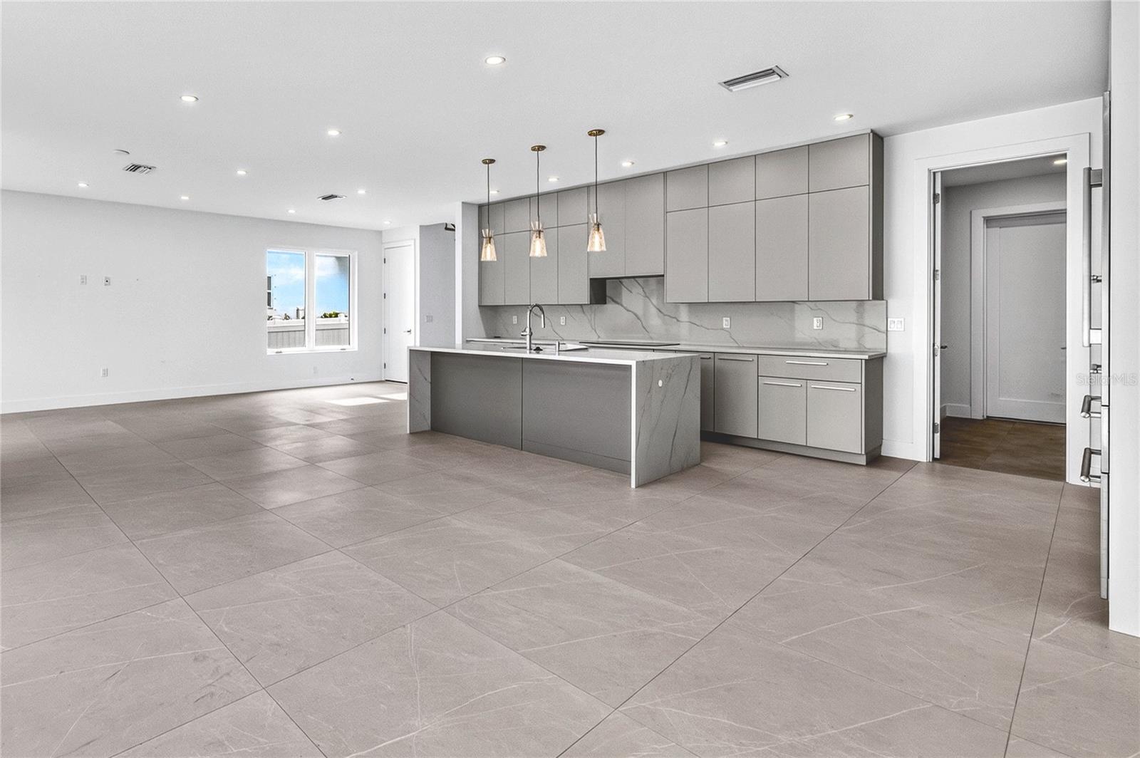2590 Floyd, Sarasota, FL 34239