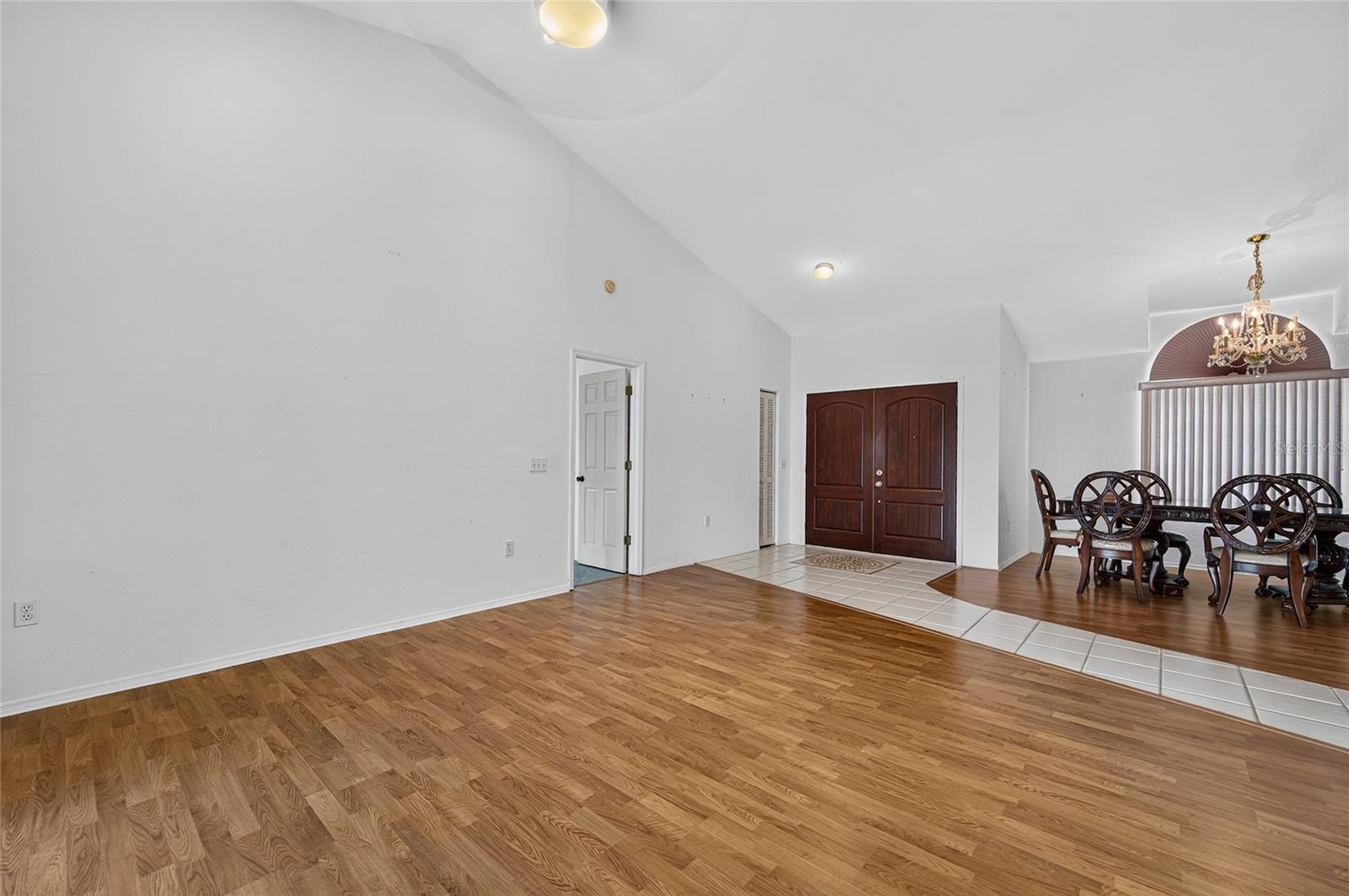 105 Jacaranda, Venice, FL 34292