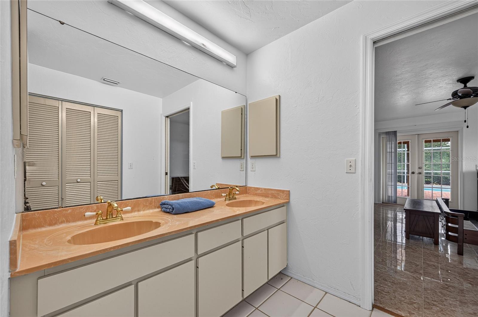 105 Jacaranda, Venice, FL 34292