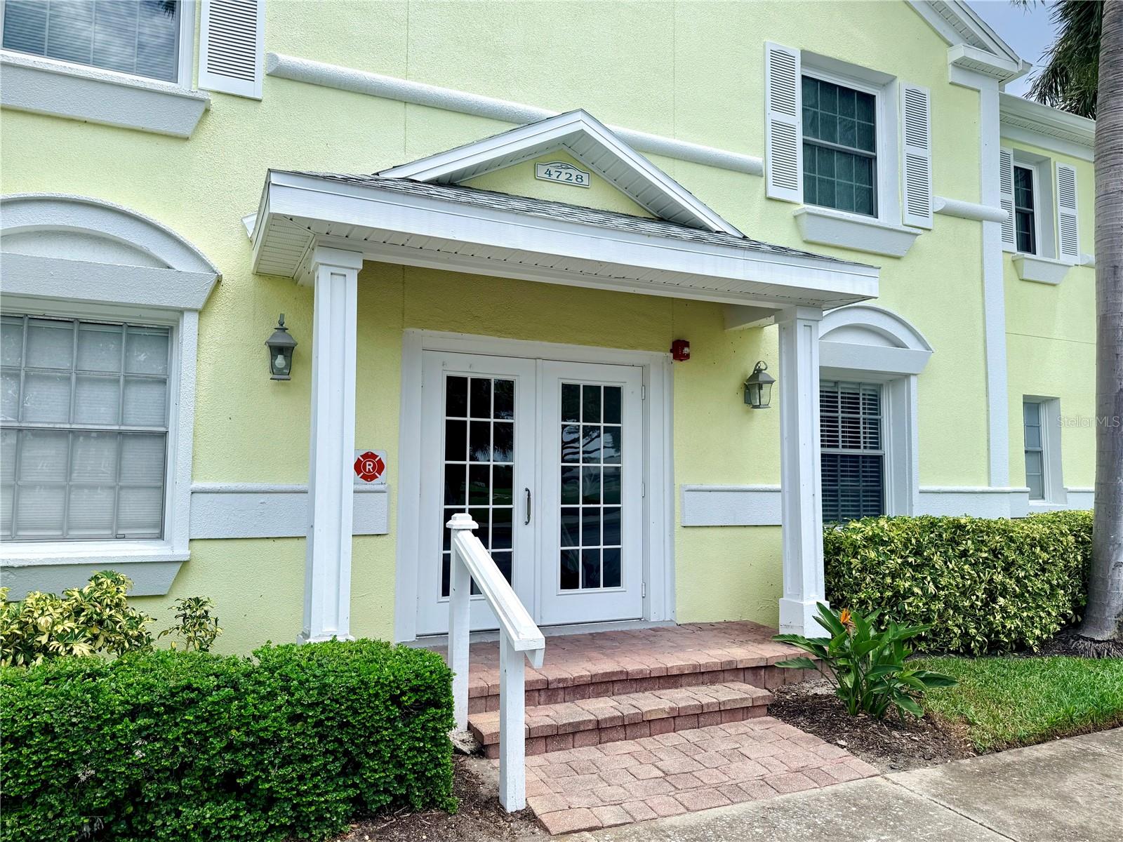 4728 Beach Unit B, St Petersburg, FL 33705