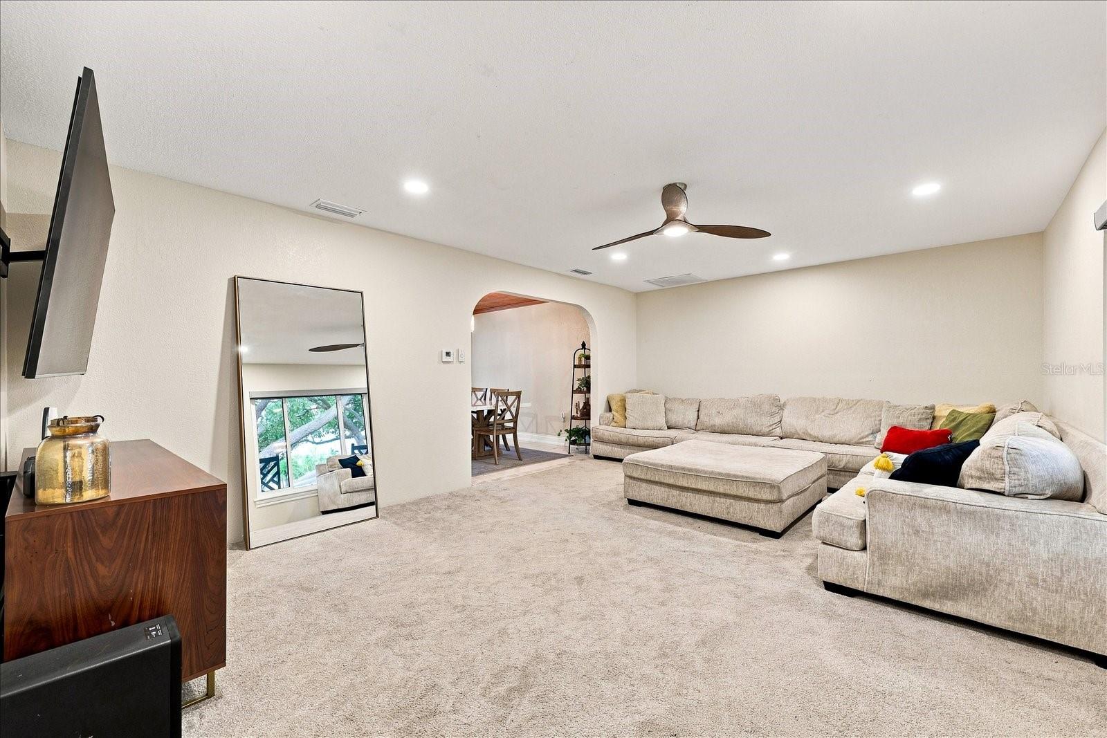 8805 Kenwood, Seminole, FL 33777