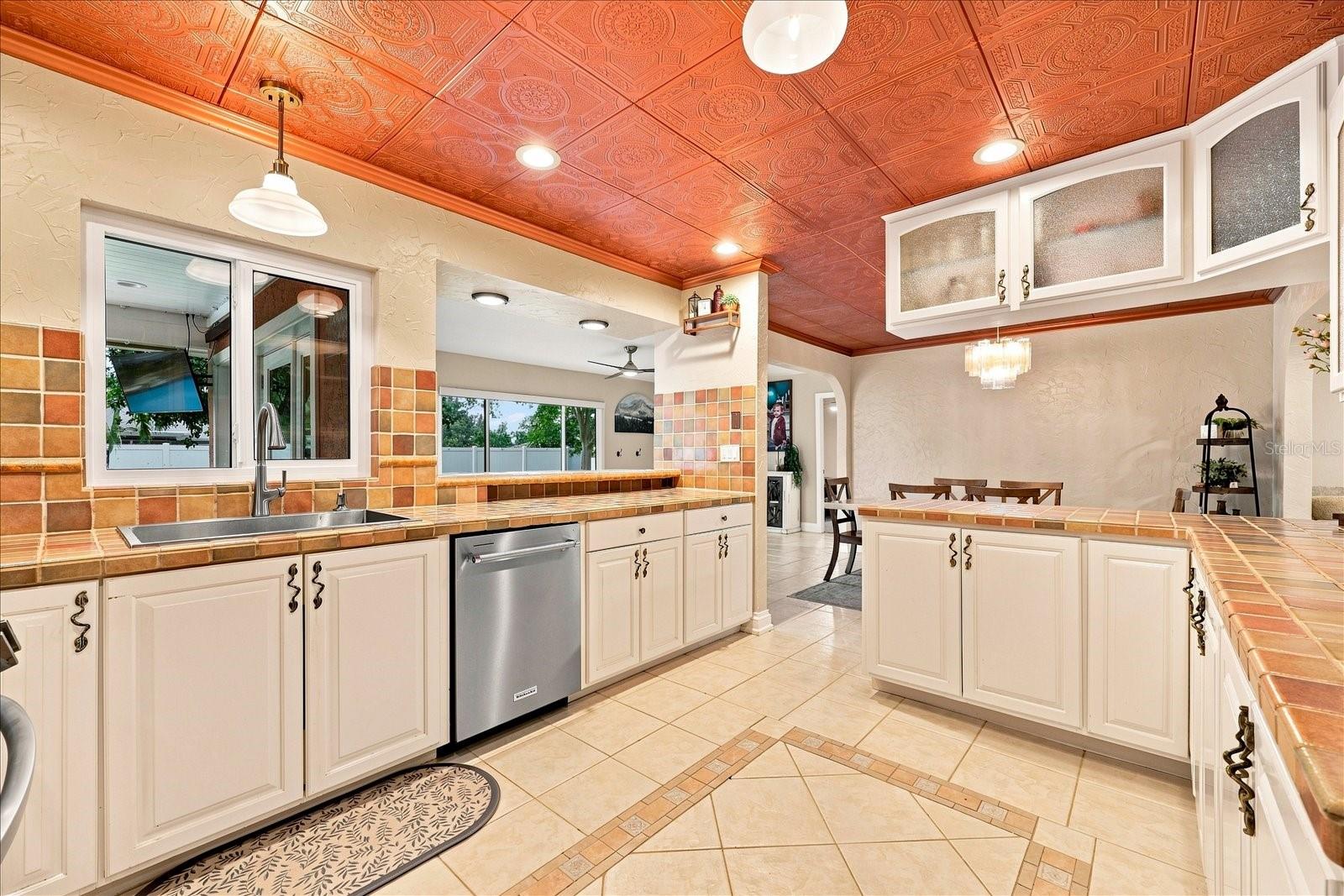 8805 Kenwood, Seminole, FL 33777