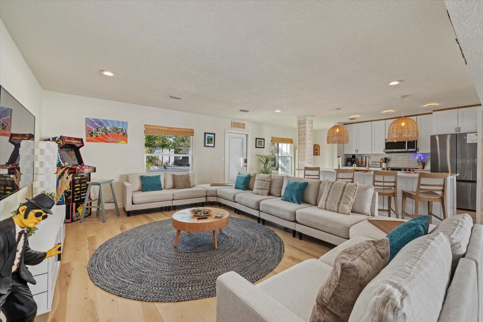 2069 Bougainvillea, Sarasota, FL 34239