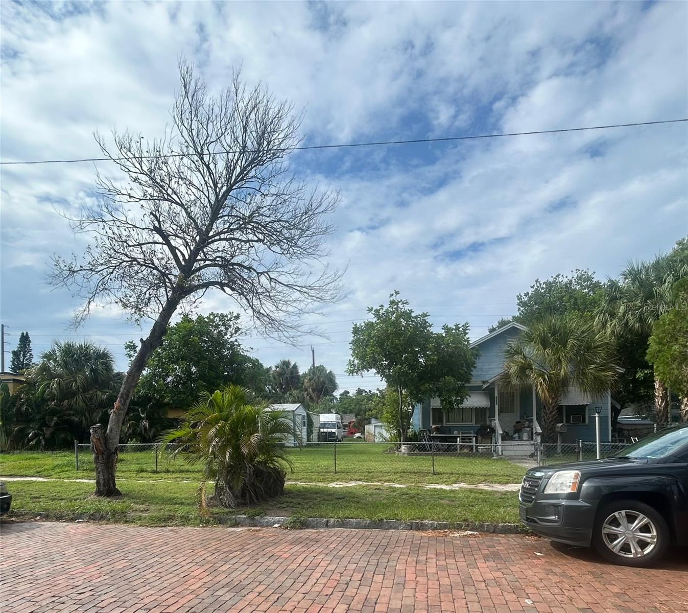 4227 2nd, St Petersburg, FL 33711
