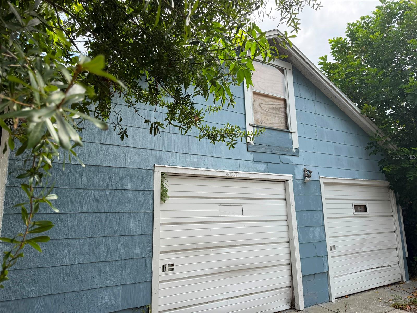 4227 2nd, St Petersburg, FL 33711