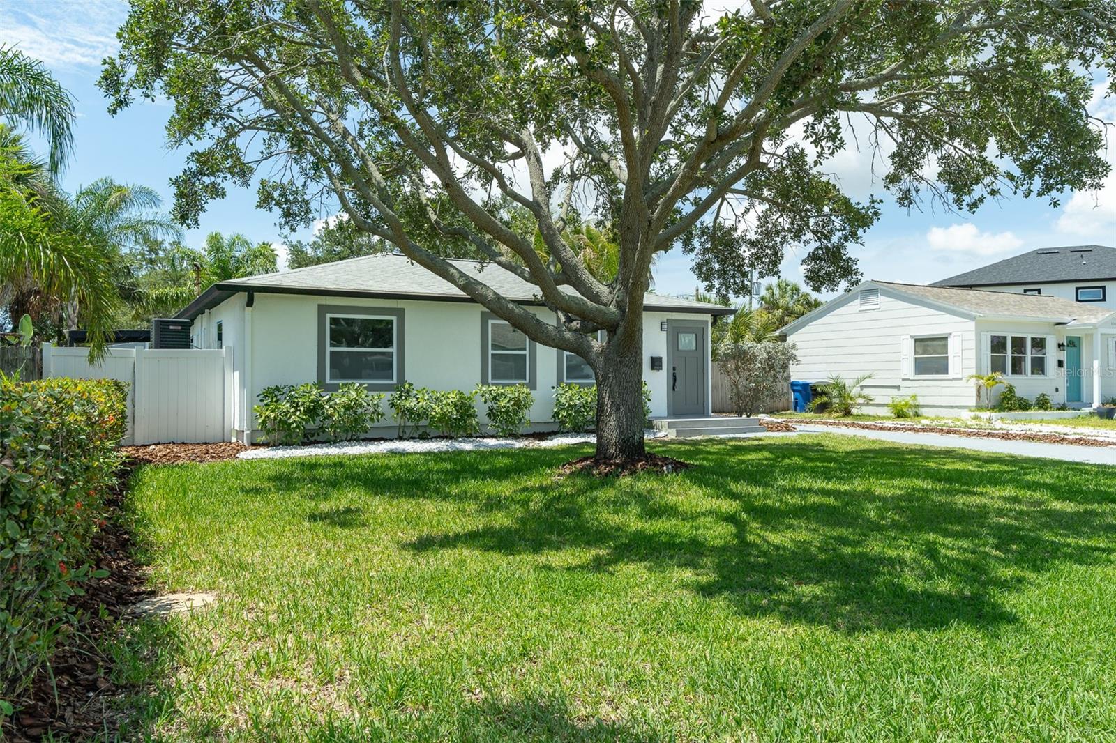 116 85th, St Petersburg, FL 33702