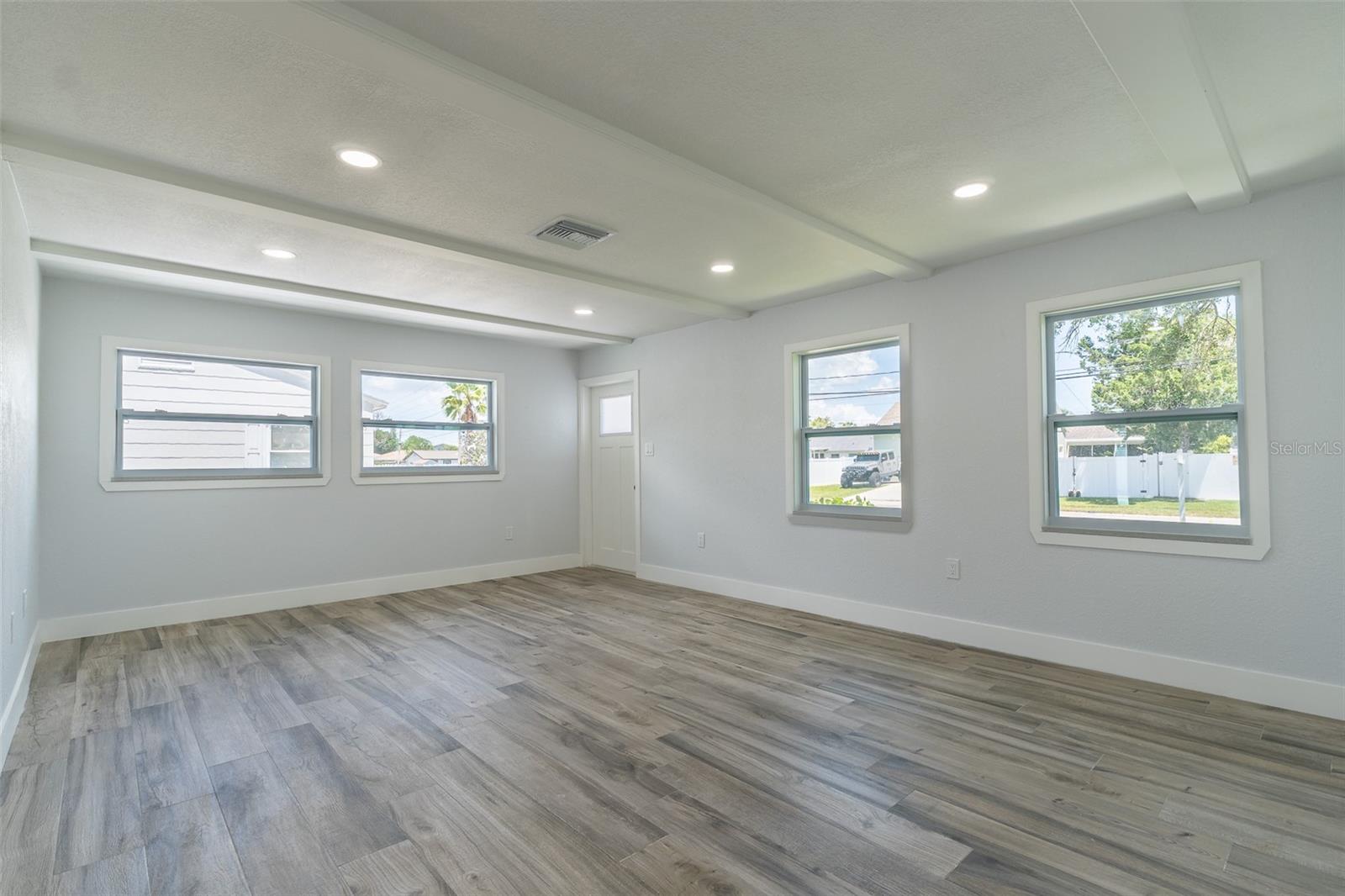 116 85th, St Petersburg, FL 33702