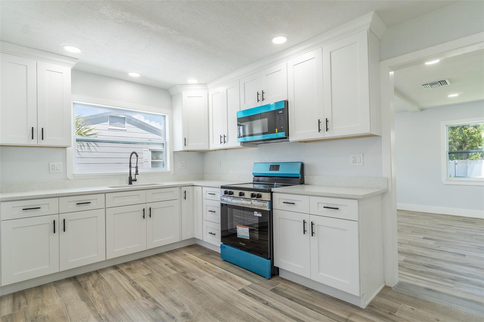 116 85th, St Petersburg, FL 33702