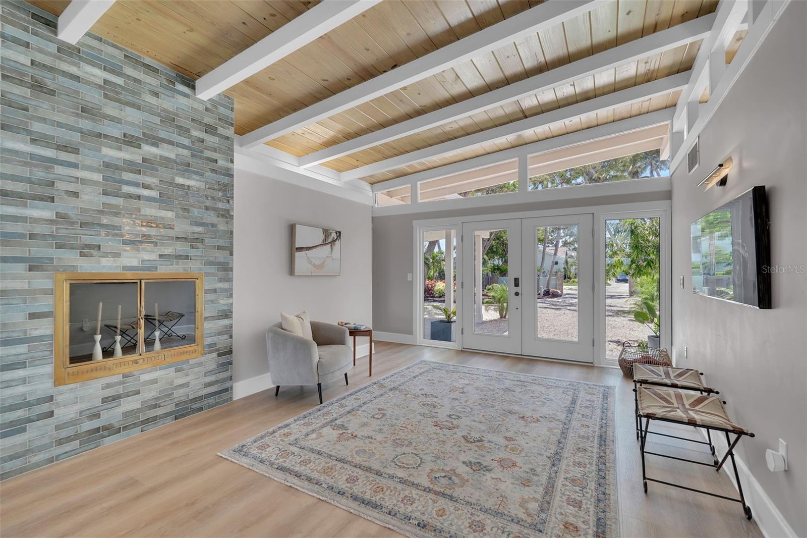 1275 Port, Sarasota, FL 34242