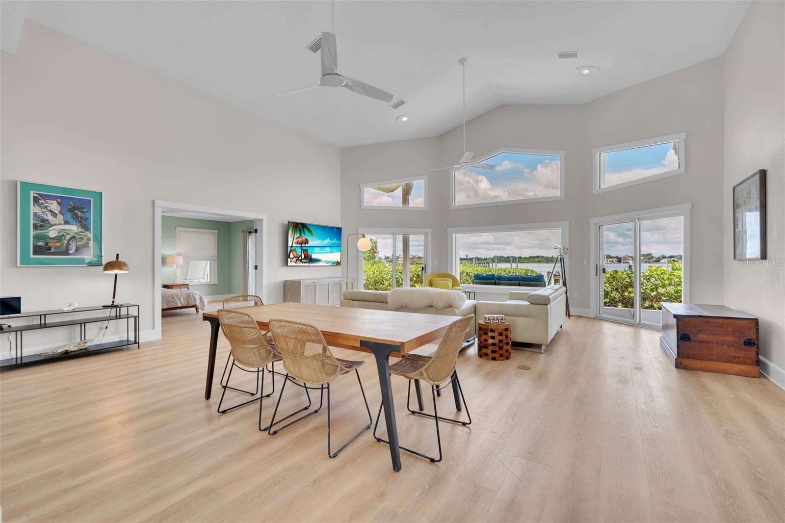 1275 Port, Sarasota, FL 34242