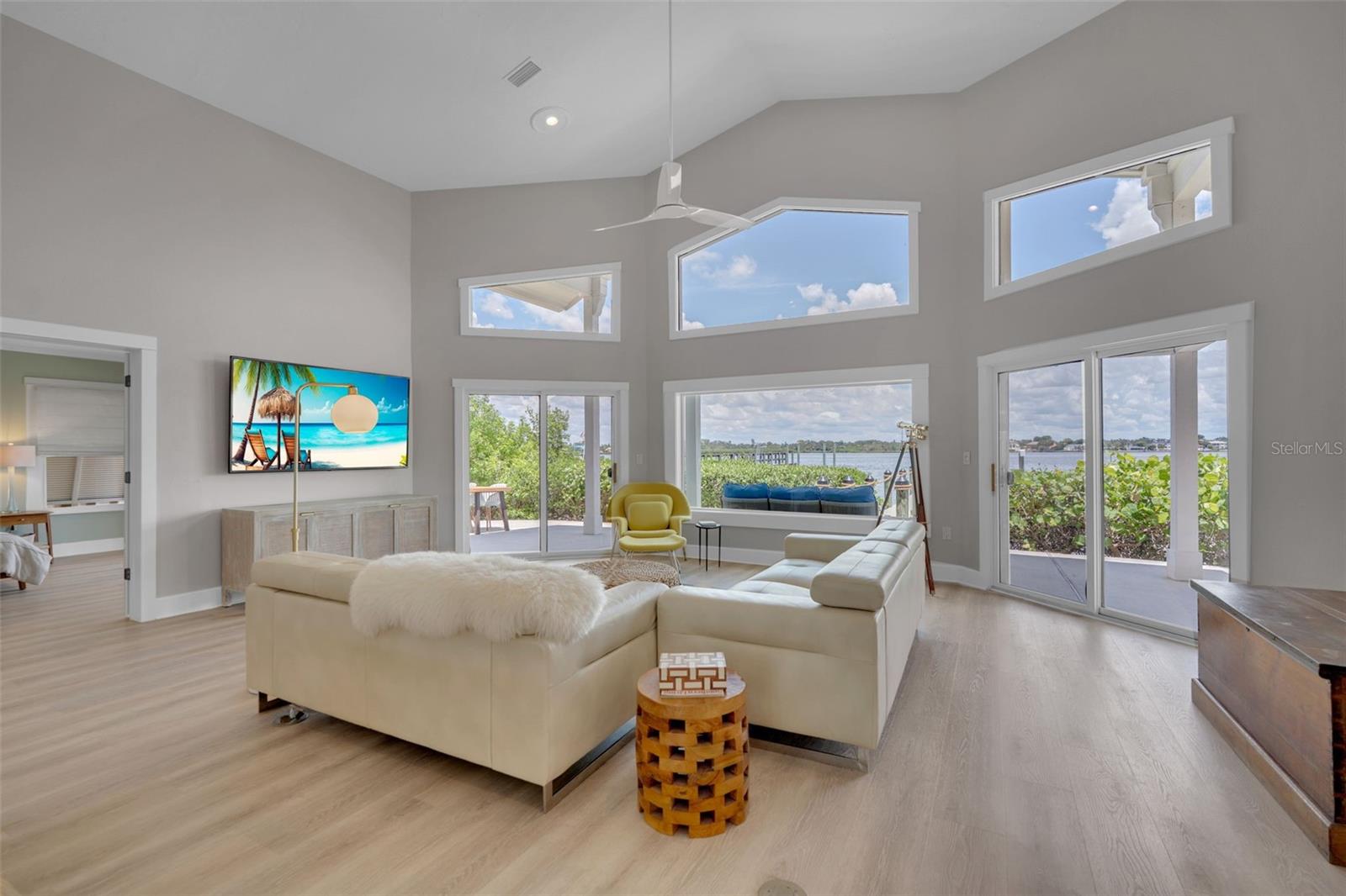 1275 Port, Sarasota, FL 34242
