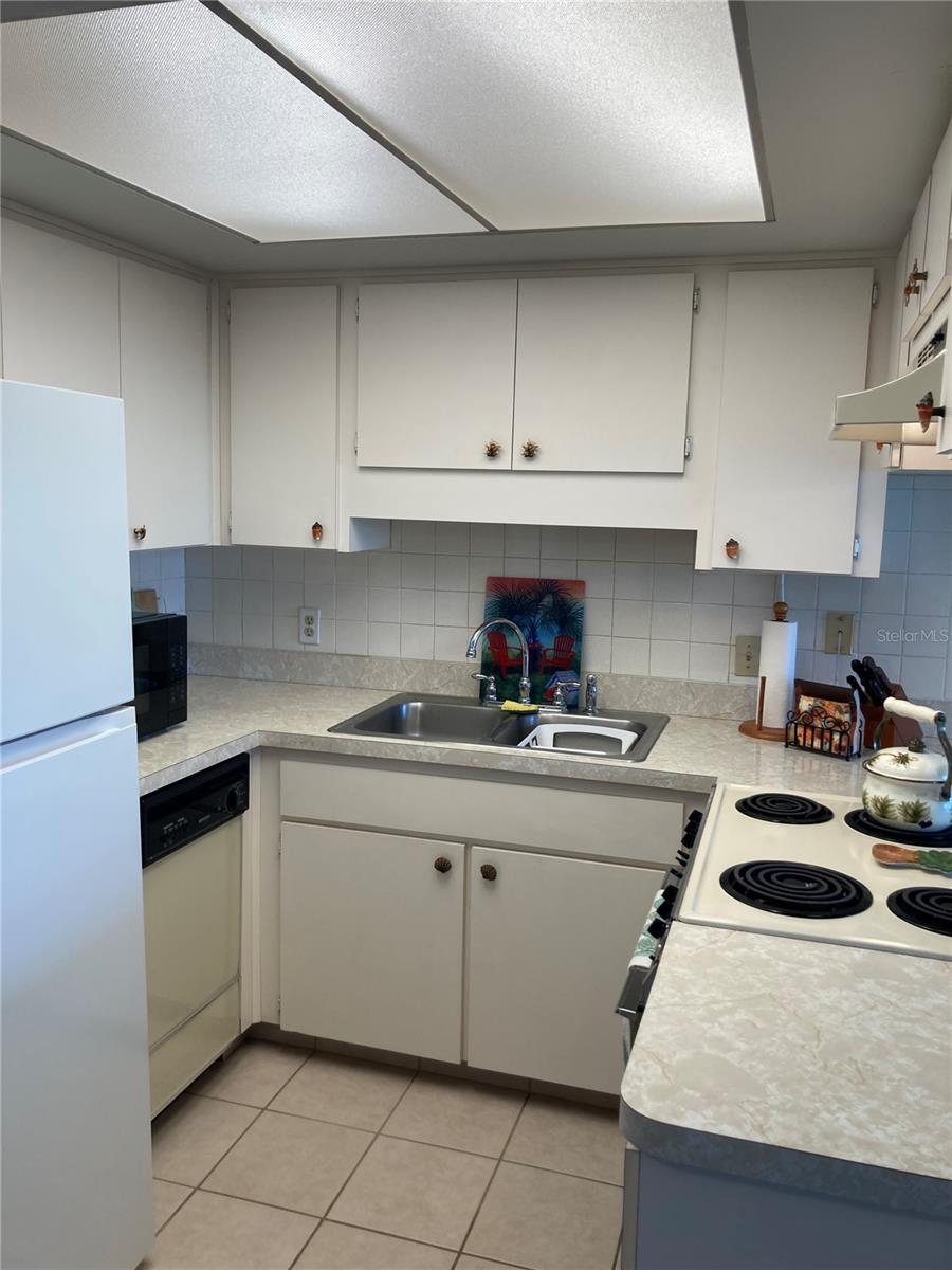 4313 Tahitian Gardens Circle Unit B, Holiday, FL 34691