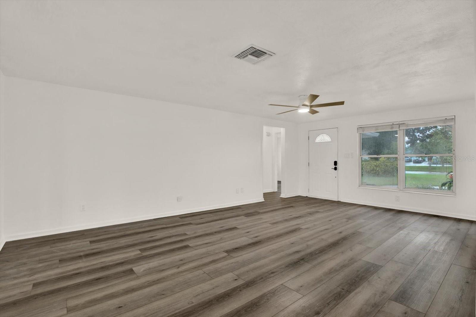 5995 Blossom Lake, Seminole, FL 33772