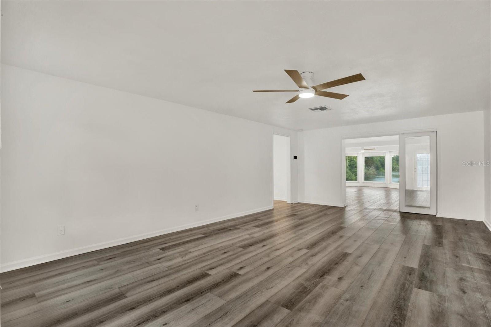 5995 Blossom Lake, Seminole, FL 33772