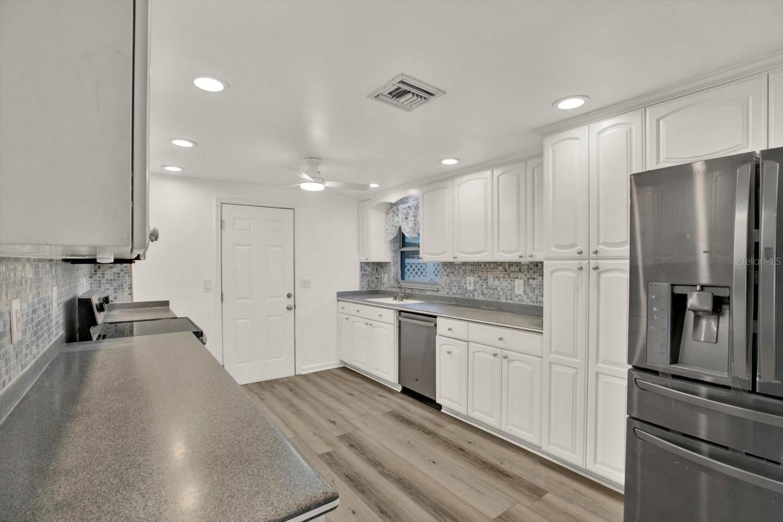 5995 Blossom Lake, Seminole, FL 33772