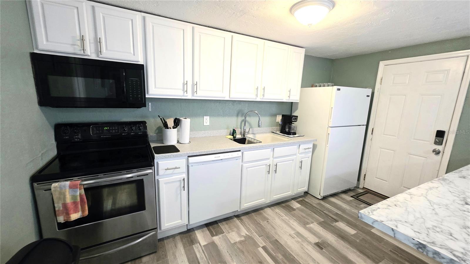 2031 4th, Sarasota, FL 34237
