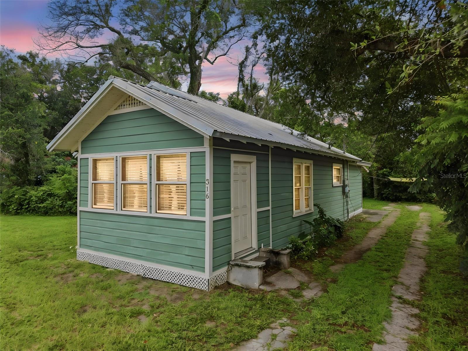316 Amelia, Deland, FL 32724