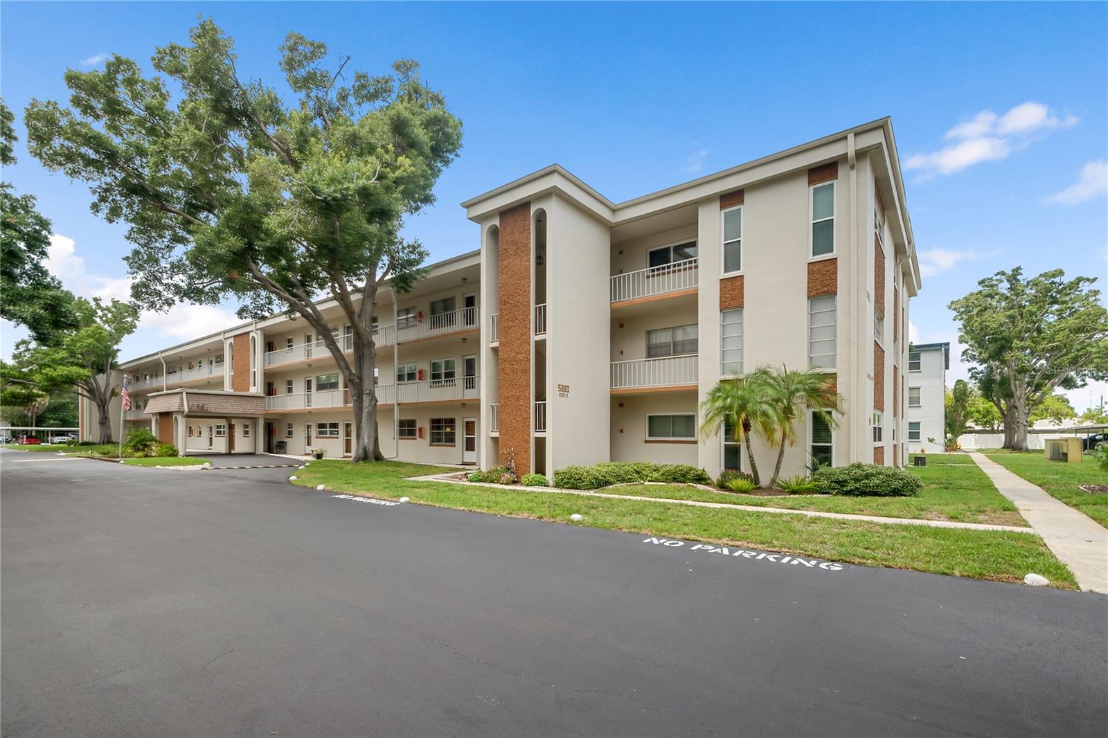 5880 38th Unit 109, St Petersburg, FL 33710