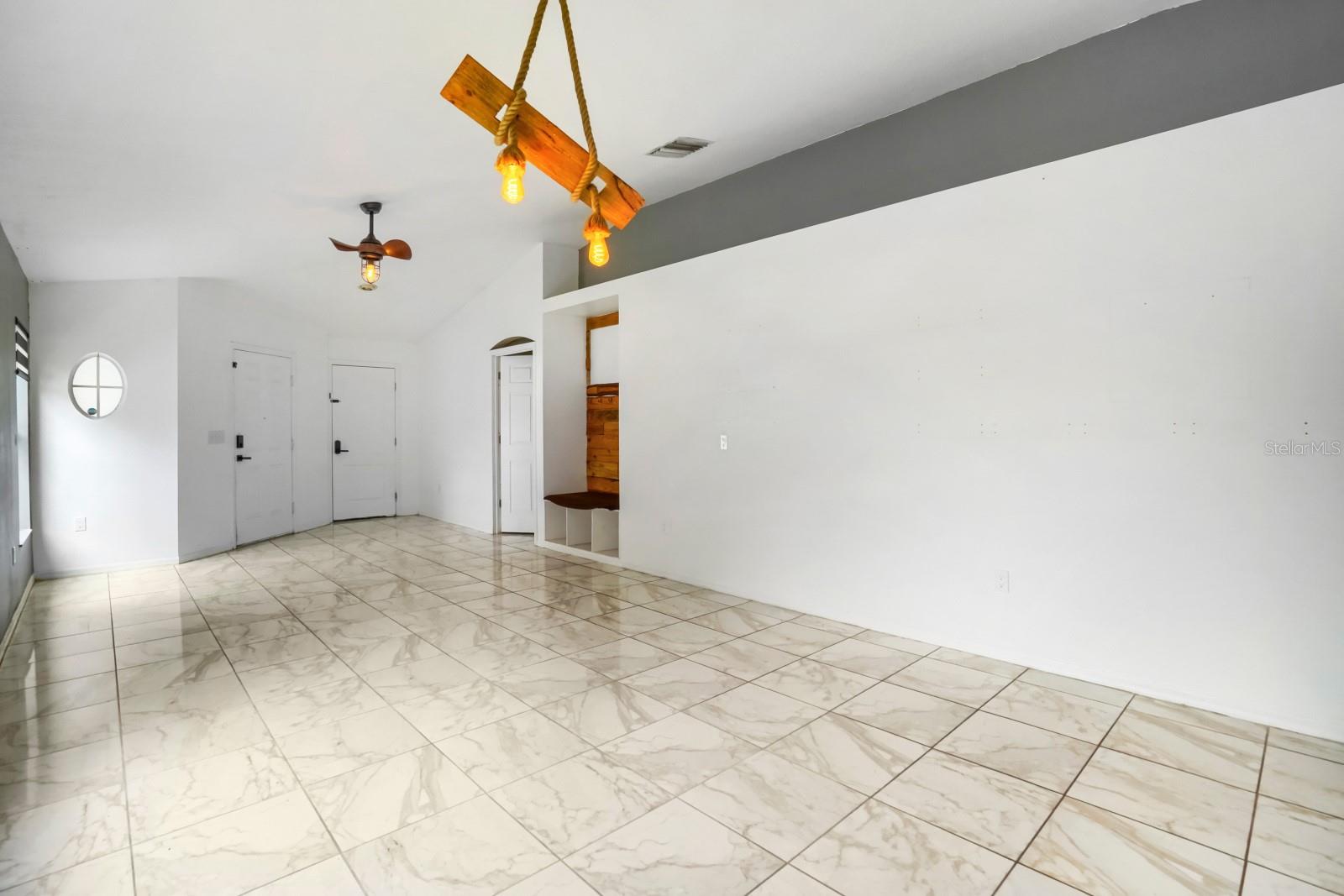 701 Periwinkle Pointe, Seffner, FL 33584