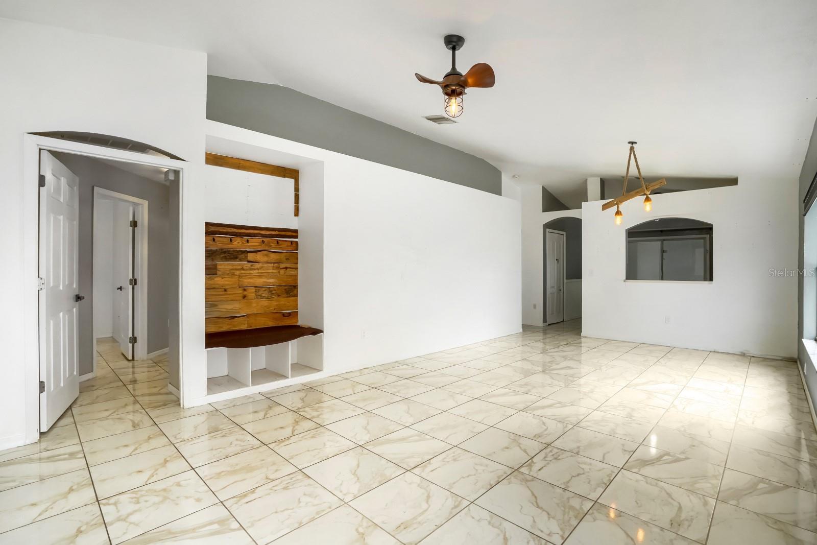 701 Periwinkle Pointe, Seffner, FL 33584