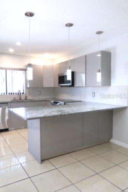 15202 Pond Woods Unit 9, Tampa, FL 33618