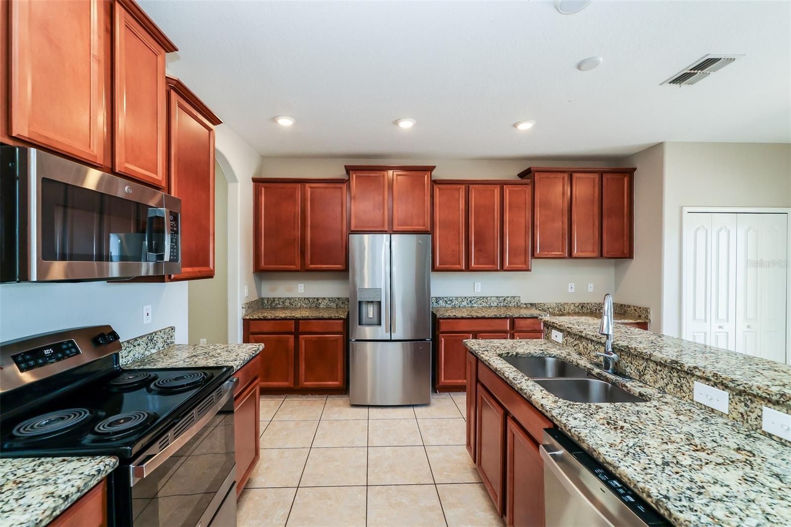 2322 Dovesong Trace, Ruskin, FL 33570