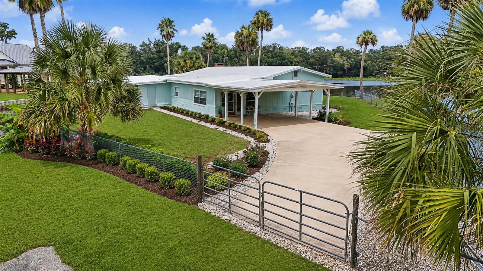 56440 Water Oak, Astor, FL 32102
