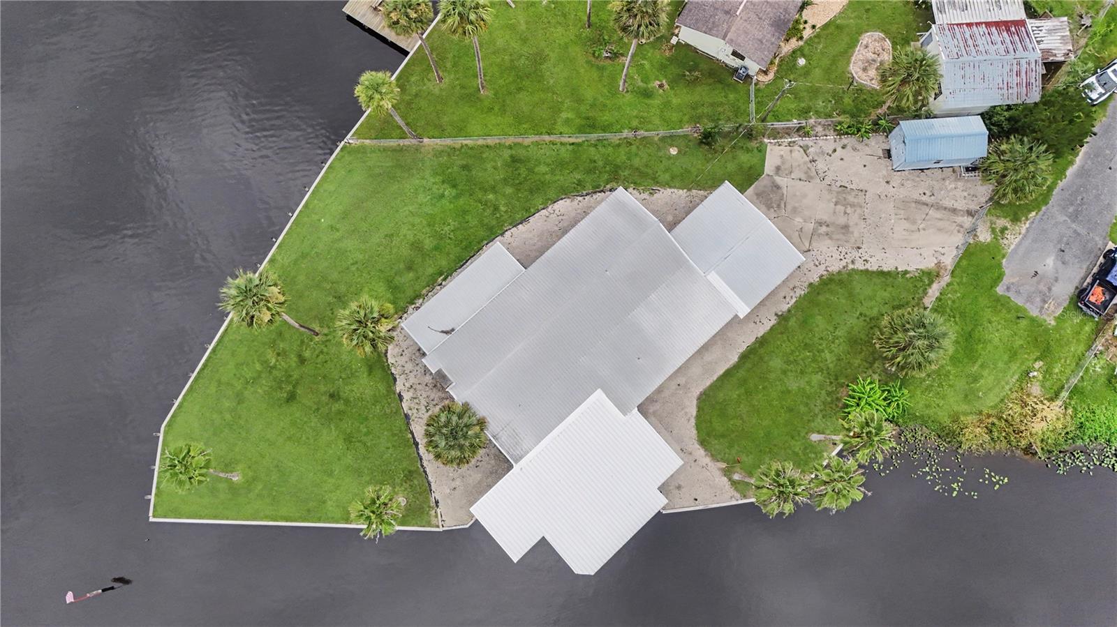 56440 Water Oak, Astor, FL 32102