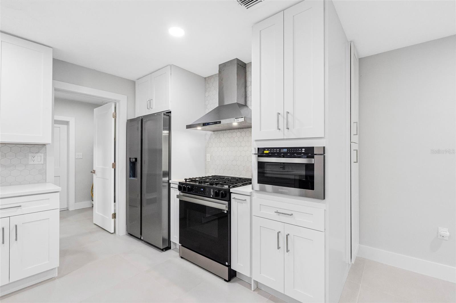 1005 Apache, Clearwater, FL 33755