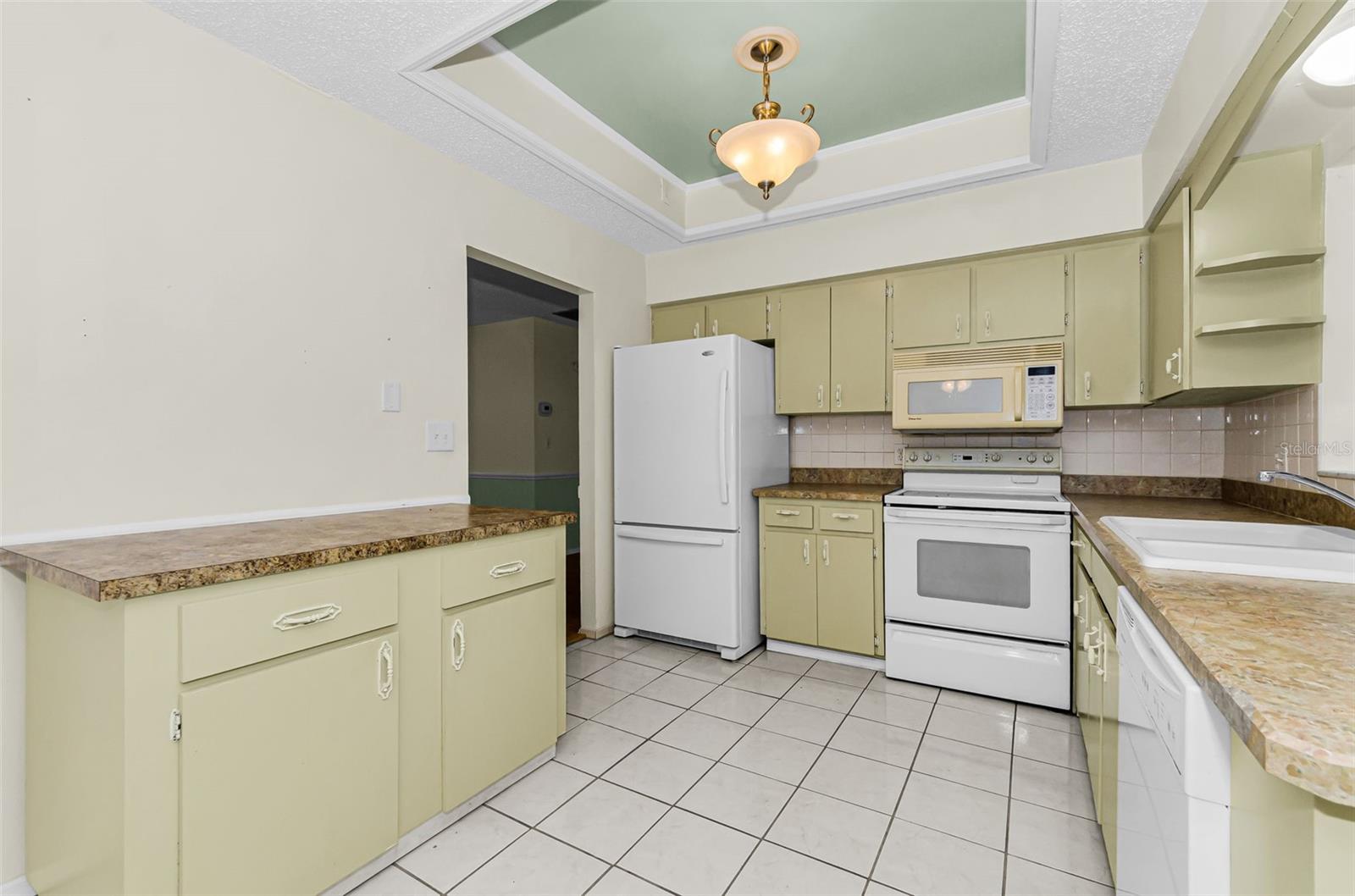 830 Cambridge, Dunedin, FL 34698