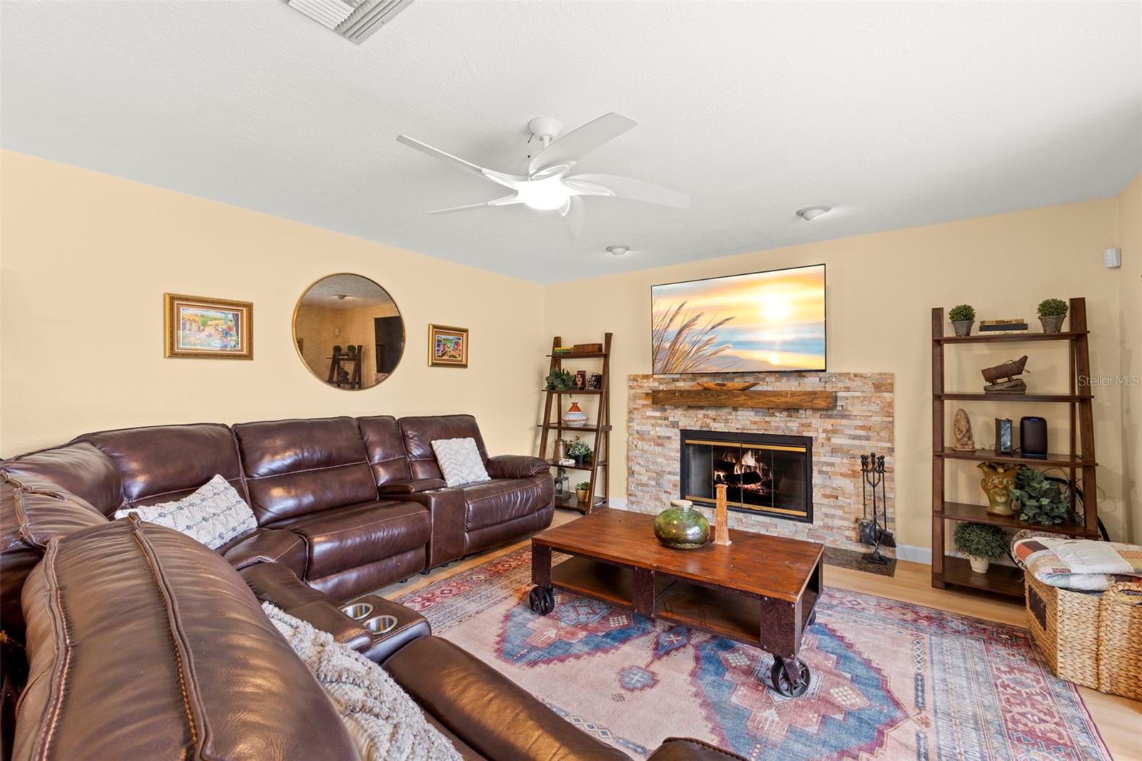 93 Canal, Palm Harbor, FL 34684